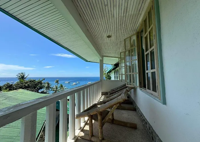Liberty'S Lodge And Diving - Apo Island