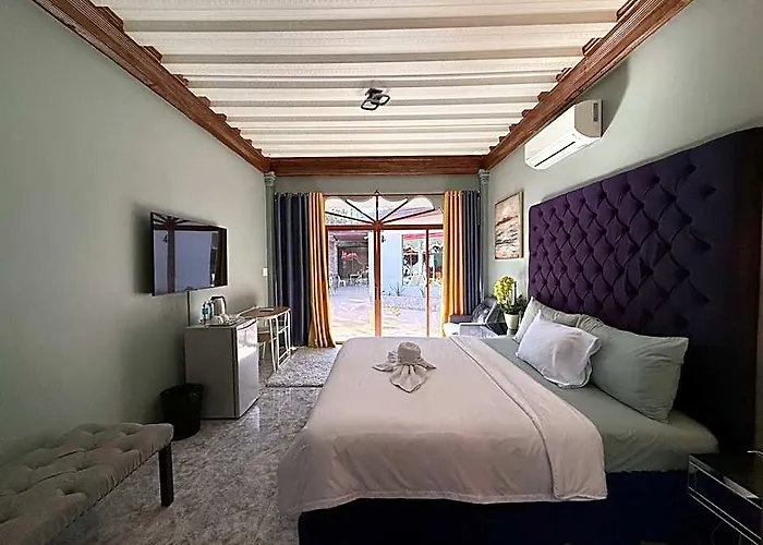 Lawson'S Beach Resort